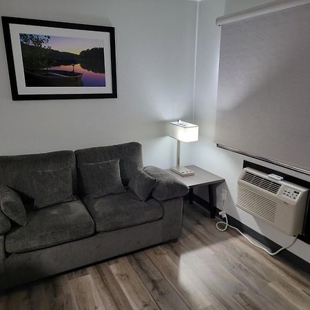 Americas Best Value Inn And Suites Bismarck Ngoại thất bức ảnh